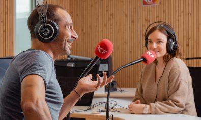interview de Etienne RUGGERI photographe par RCF Lyon en studio radio