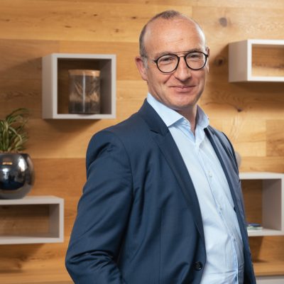Shooting photo pour un portrait corporate à Toulouse en situation