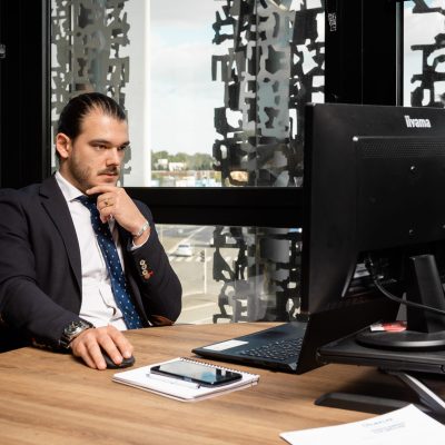 Portrait en entreprise par un photographe pro en isère